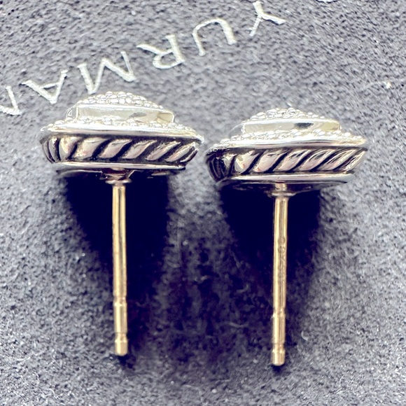 AUTHENTIC DAVID YURMAN “Petite Albion” Pave Diamond Studs. Excellent condition. - Picture 5 of 6